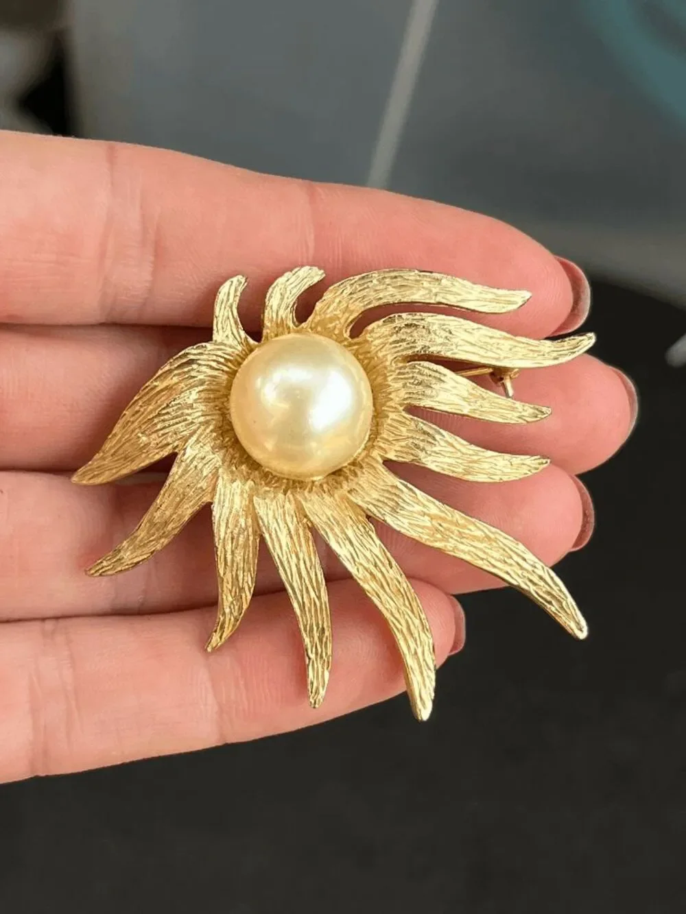 VTG Judy Lee Gold Tone Celestial Sun Faux Pearl Statement Brooch Pin 2.5